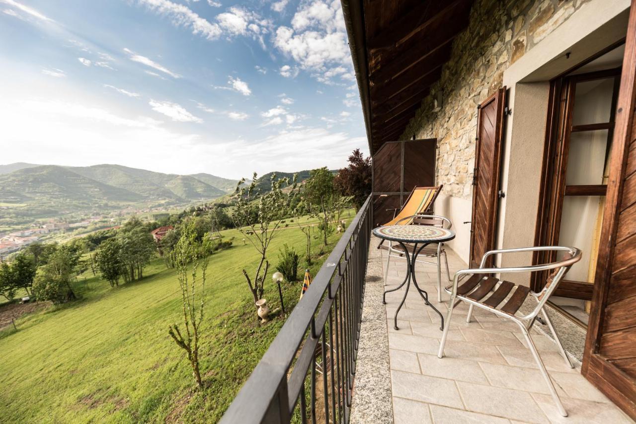 Gallo Alloggio per agriturismo Cortemilia